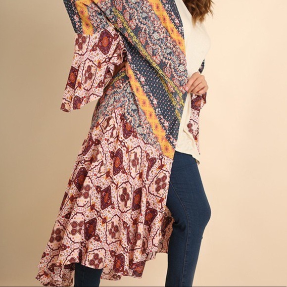 🌻Plus Size Kimono with Bell sleeves🌻 - Picture 4 of 4